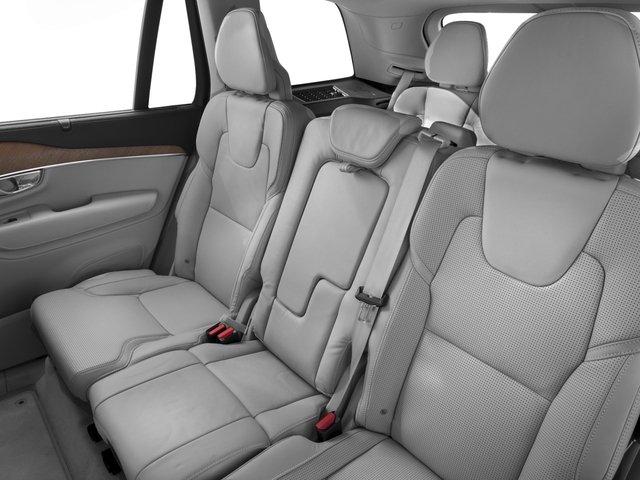 2016 Volvo XC90 T6 Momentum photo 13