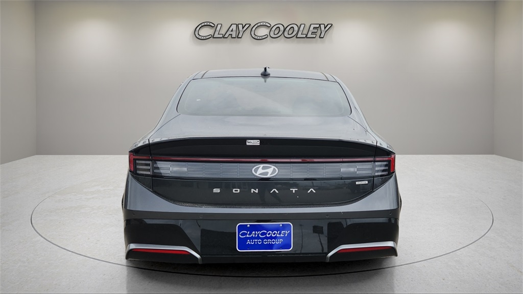 2025 Hyundai Sonata Hybrid Limited photo 3