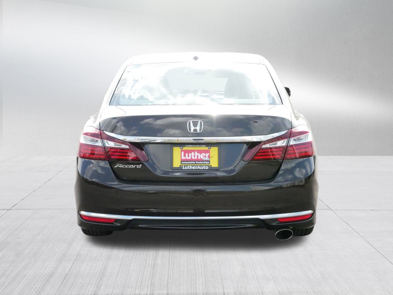 2017 Honda Accord EX photo 6