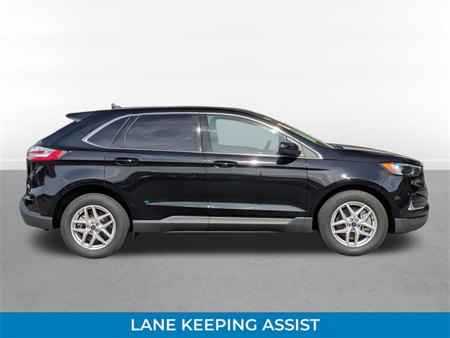 2022 Ford Edge SEL photo 2