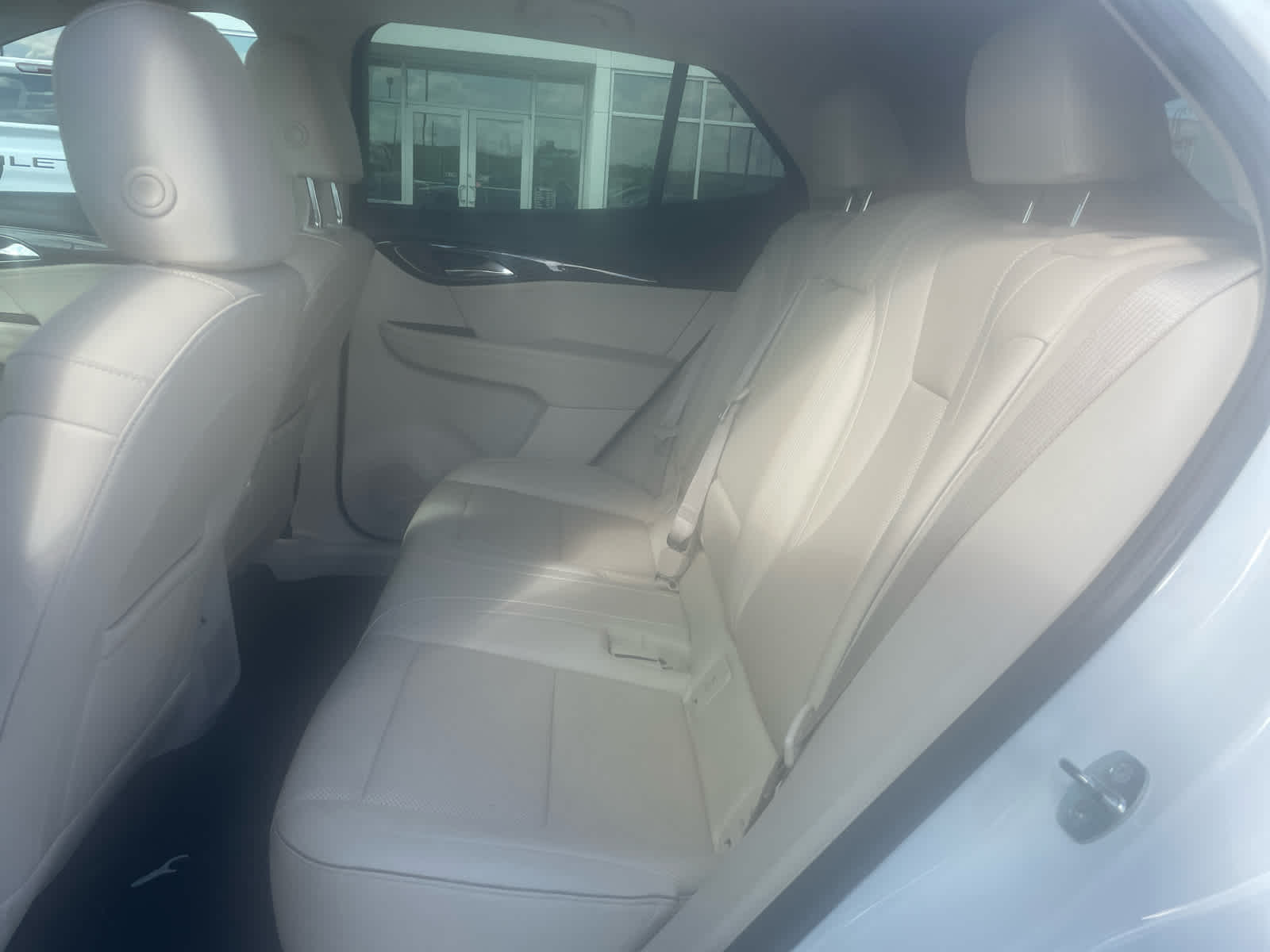 2023 Buick Envision Essence photo 9