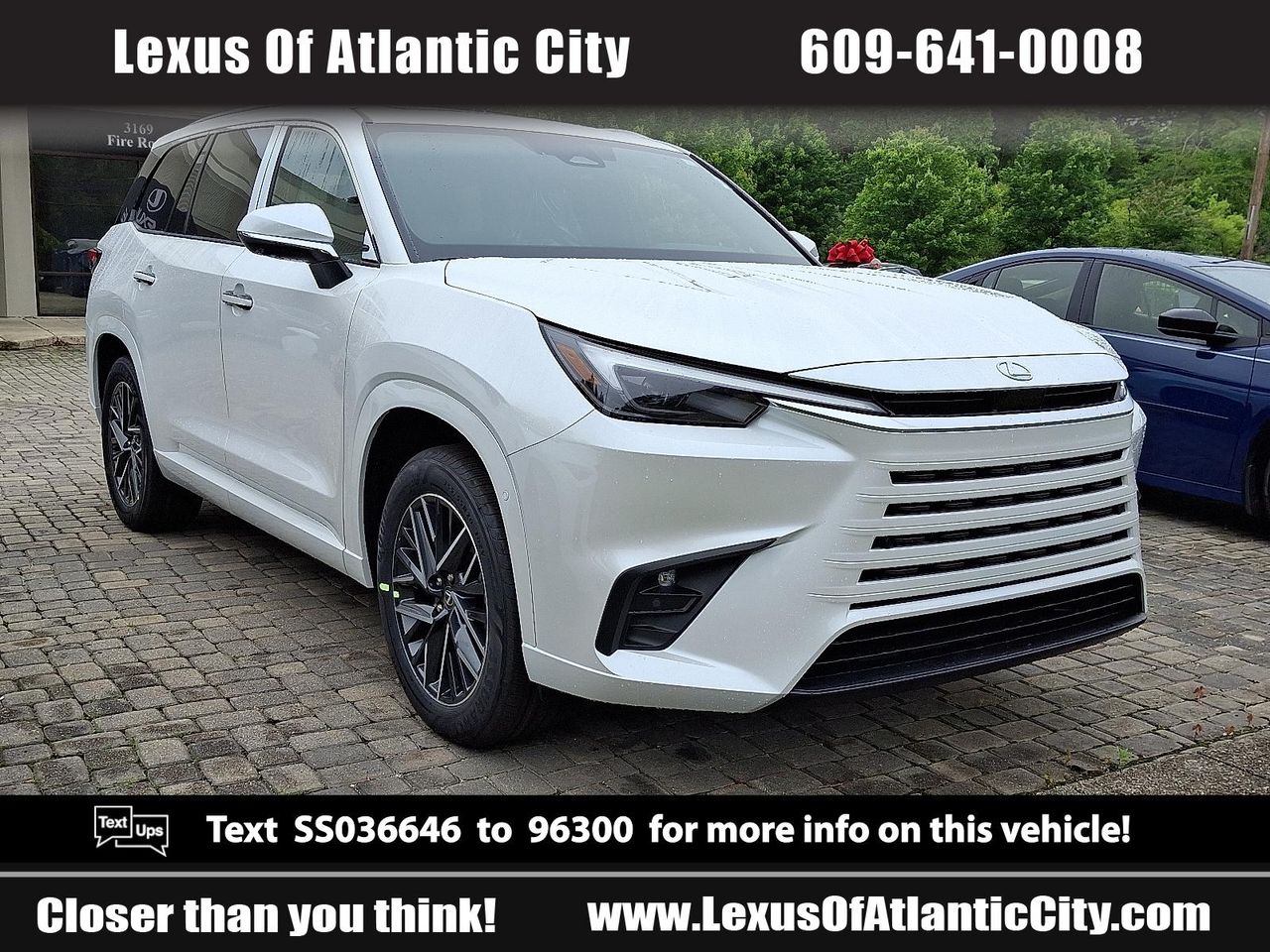 2025 Lexus TX Premium's photo