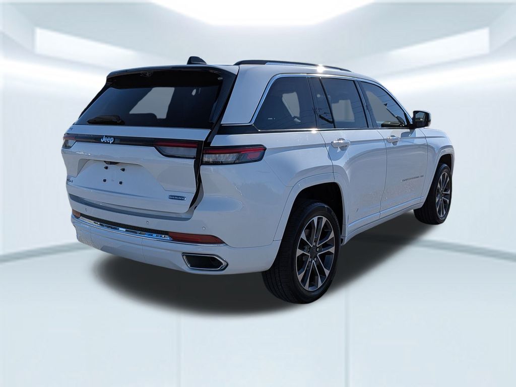 2023 Jeep Grand Cherokee Overland photo 4