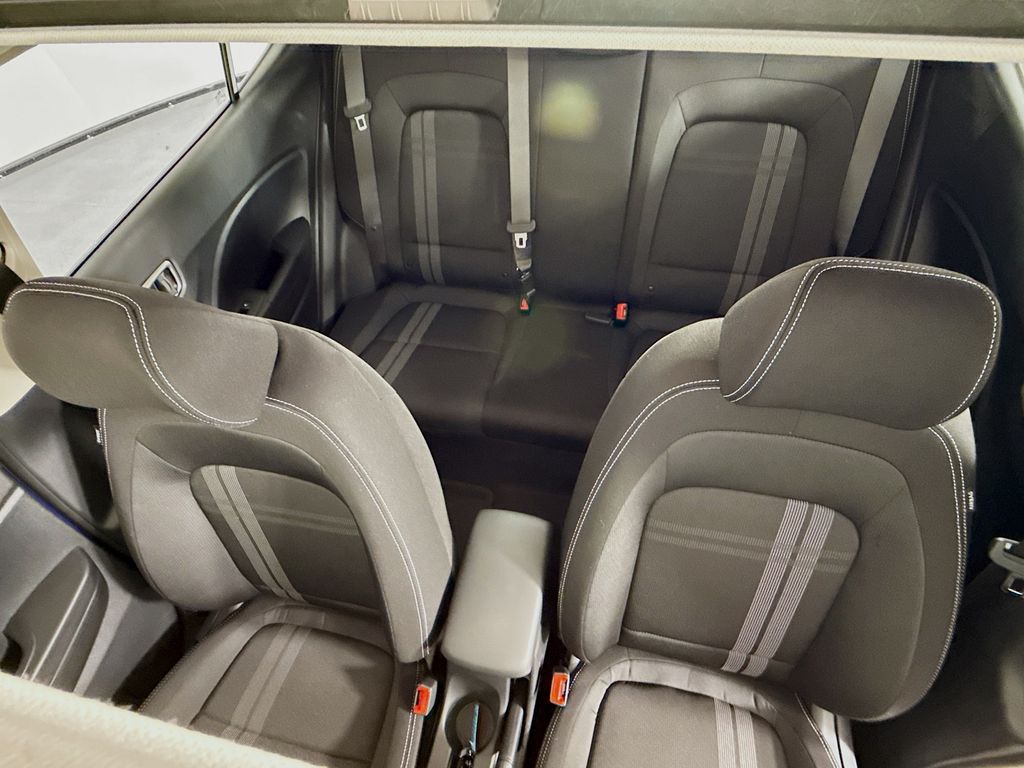 2026 Hyundai Venue SEL photo 21