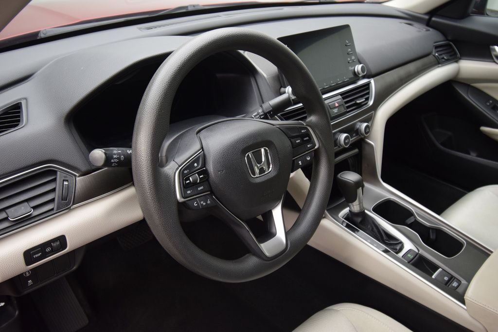 2018 Honda Accord LX photo 9