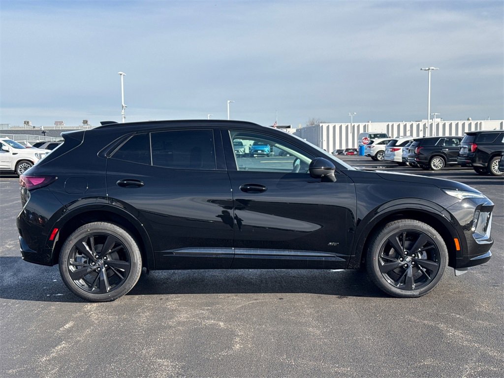2025 Buick Envision Sport Touring photo 4