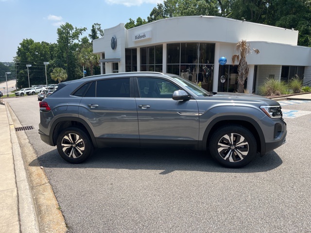 2025 Volkswagen Atlas Cross Sport SE photo 2