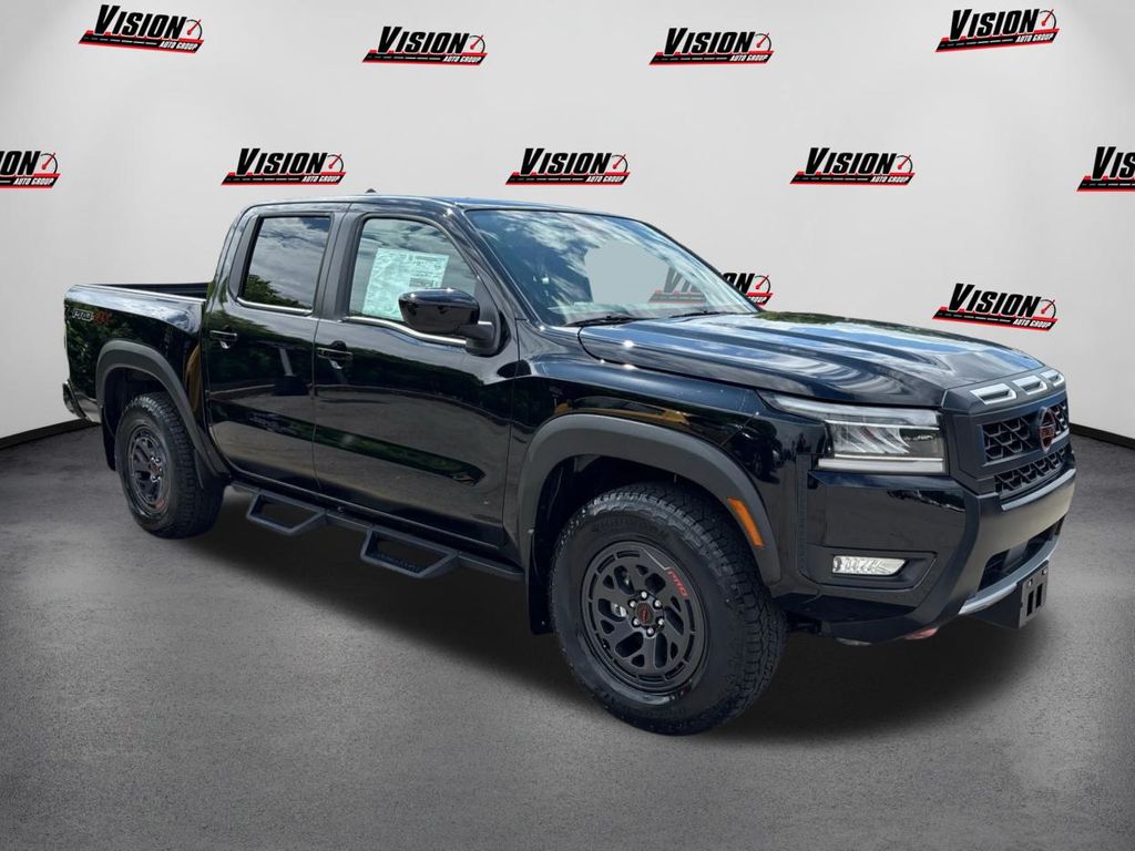 2025 Nissan Frontier PRO-4X photo 2