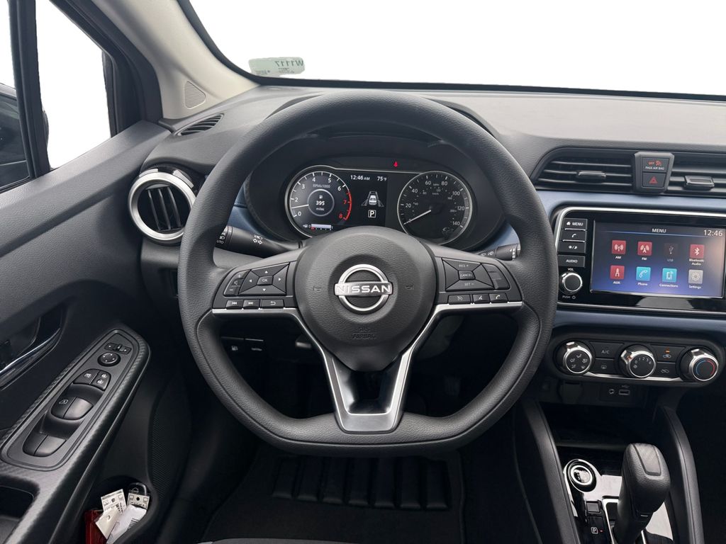 2025 Nissan Versa 1.6 SV photo 12