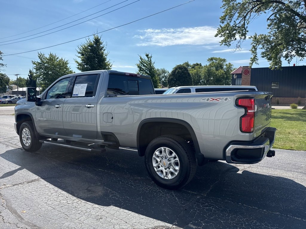2025 Chevrolet Silverado 3500HD LTZ photo 5