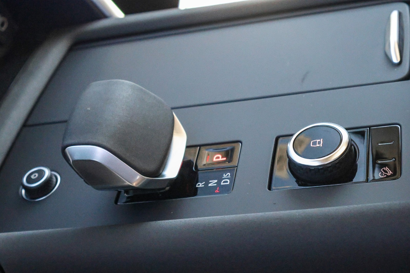 2025 Land Rover Discovery SE photo 20