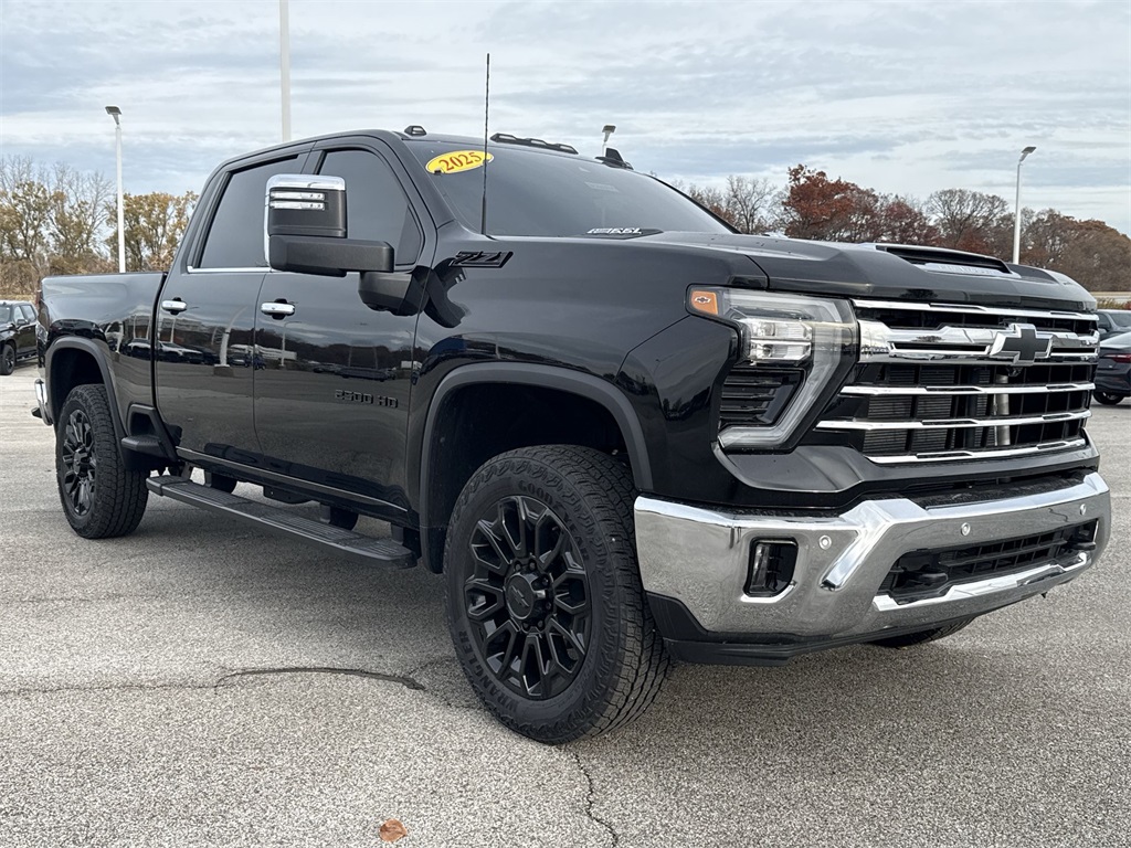 2025 Chevrolet Silverado 2500HD LTZ photo 2