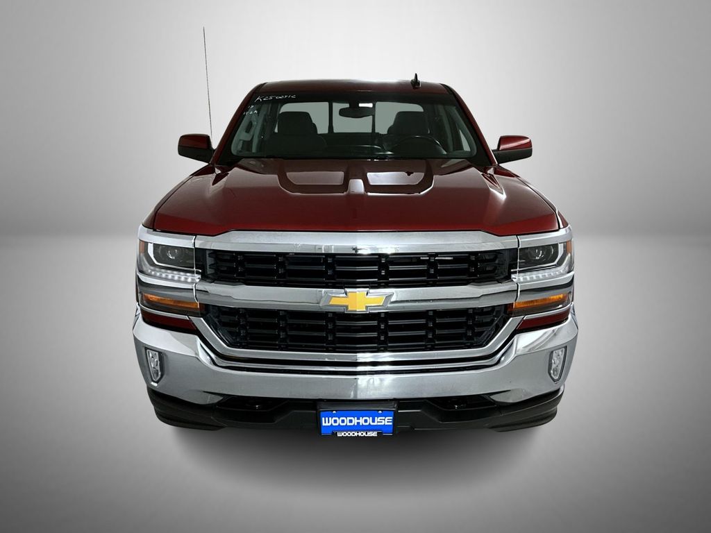 2018 Chevrolet Silverado 1500 LT photo 2
