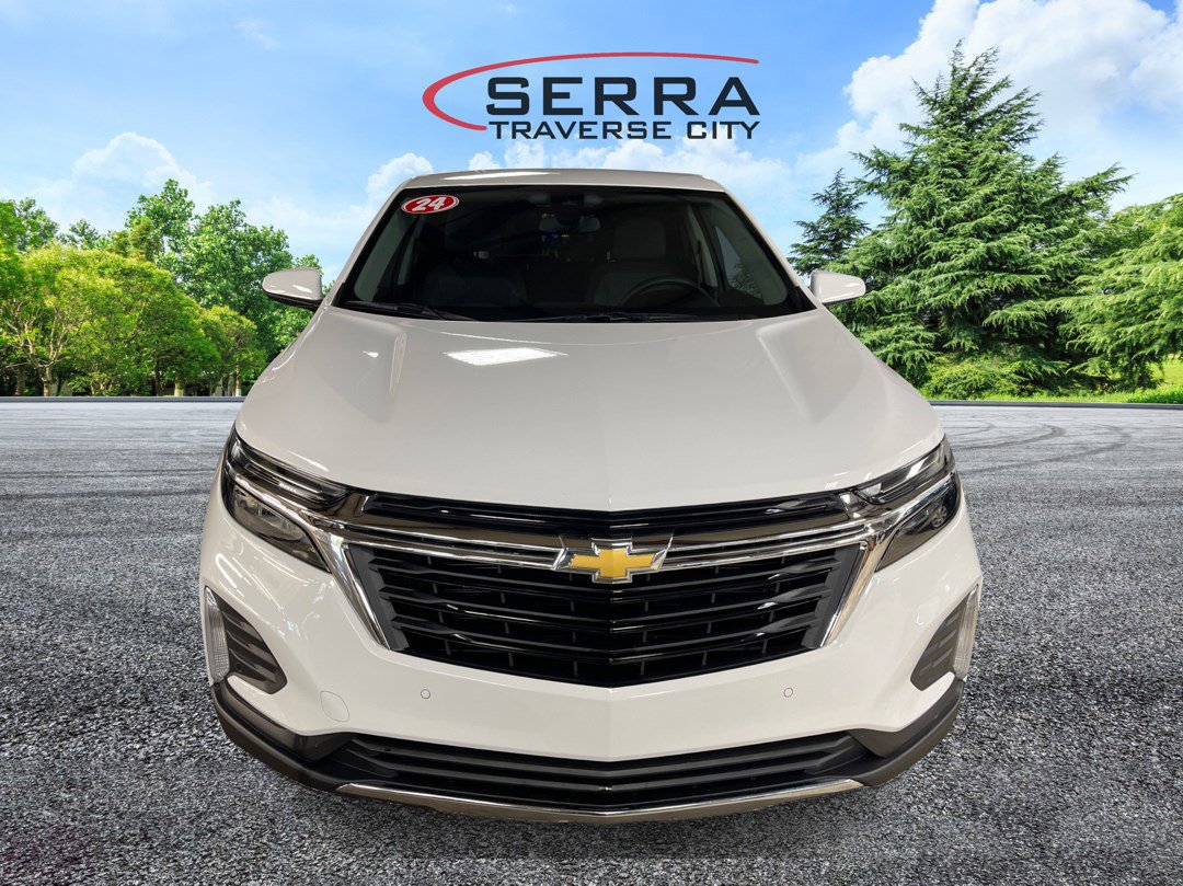 2024 Chevrolet Equinox LT photo 2