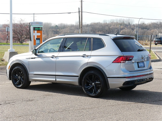 2024 Volkswagen Tiguan SE R-Line Black photo 4
