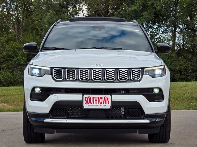 2025 Jeep Compass Limited photo 2