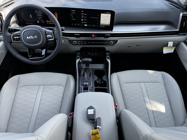 2025 Kia Sorento S photo 8