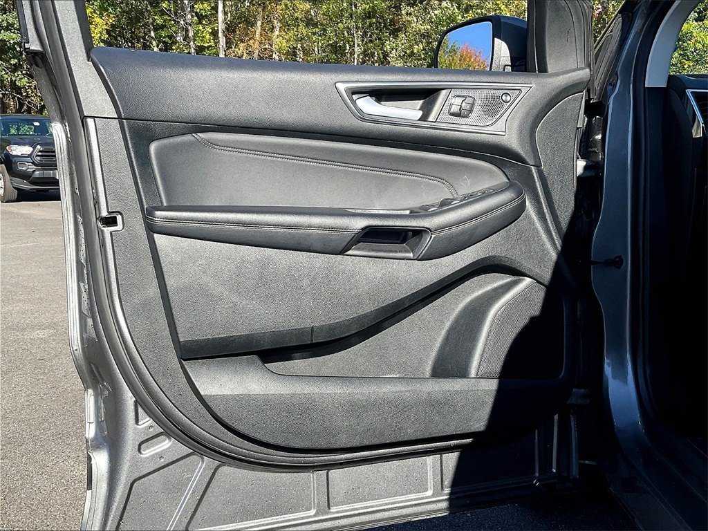 2023 Ford Edge Titanium photo 9