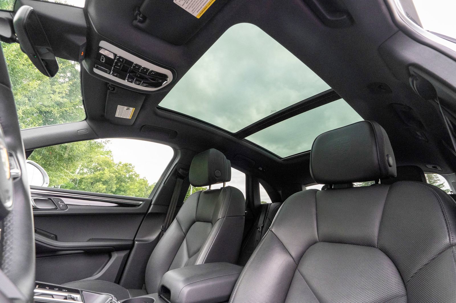 2024 Porsche Macan Base photo 24