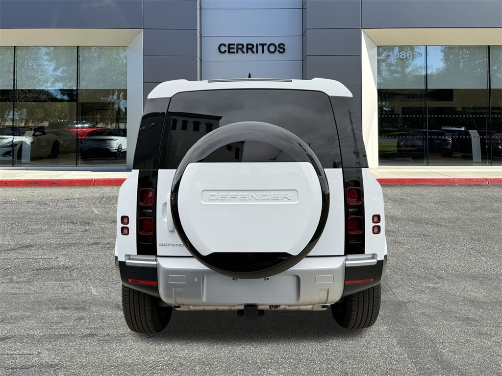 2025 Land Rover Defender 110 S photo 3