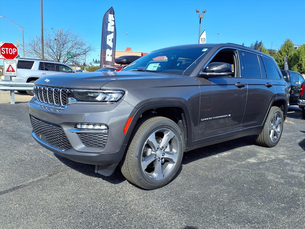 2025 Jeep Grand Cherokee Limited's photo
