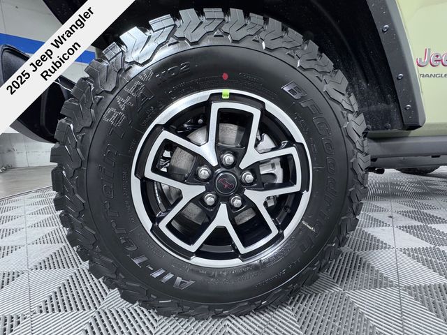 2025 Jeep Wrangler Rubicon photo 12