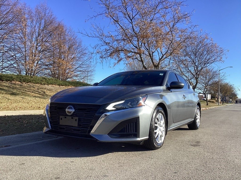 Used 2023 Nissan Altima S with VIN 1N4BL4BV4PN310493 for sale in Kansas City