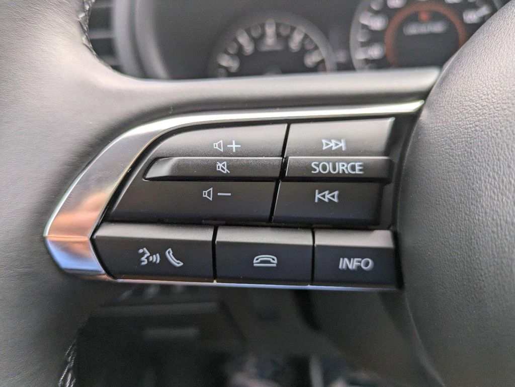 2025 Mazda Mazda3 2.5 s Preferred photo 18