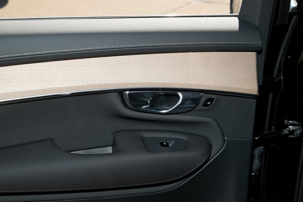 2026 VOLVO XC90 - Image 25