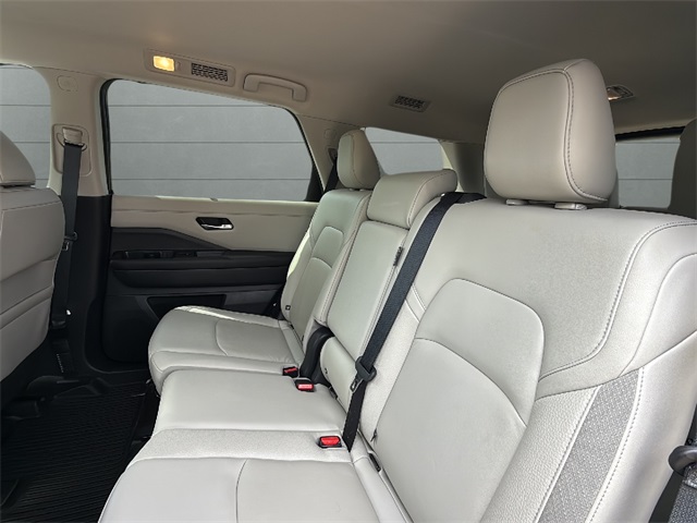 2024 Nissan Pathfinder SL photo 15