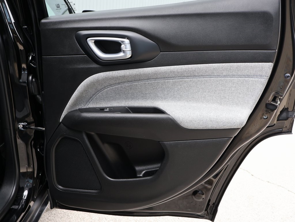 2022 Jeep Compass Latitude photo 11