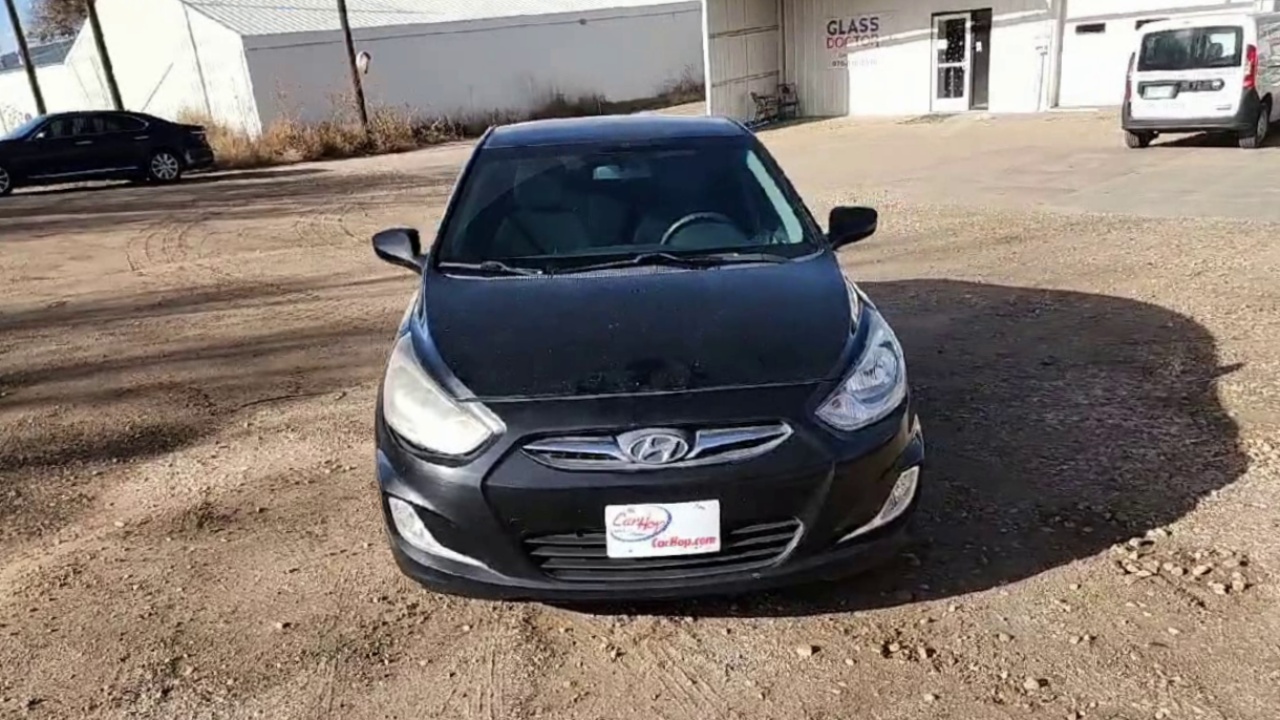 2013 Hyundai Accent GLS photo 2