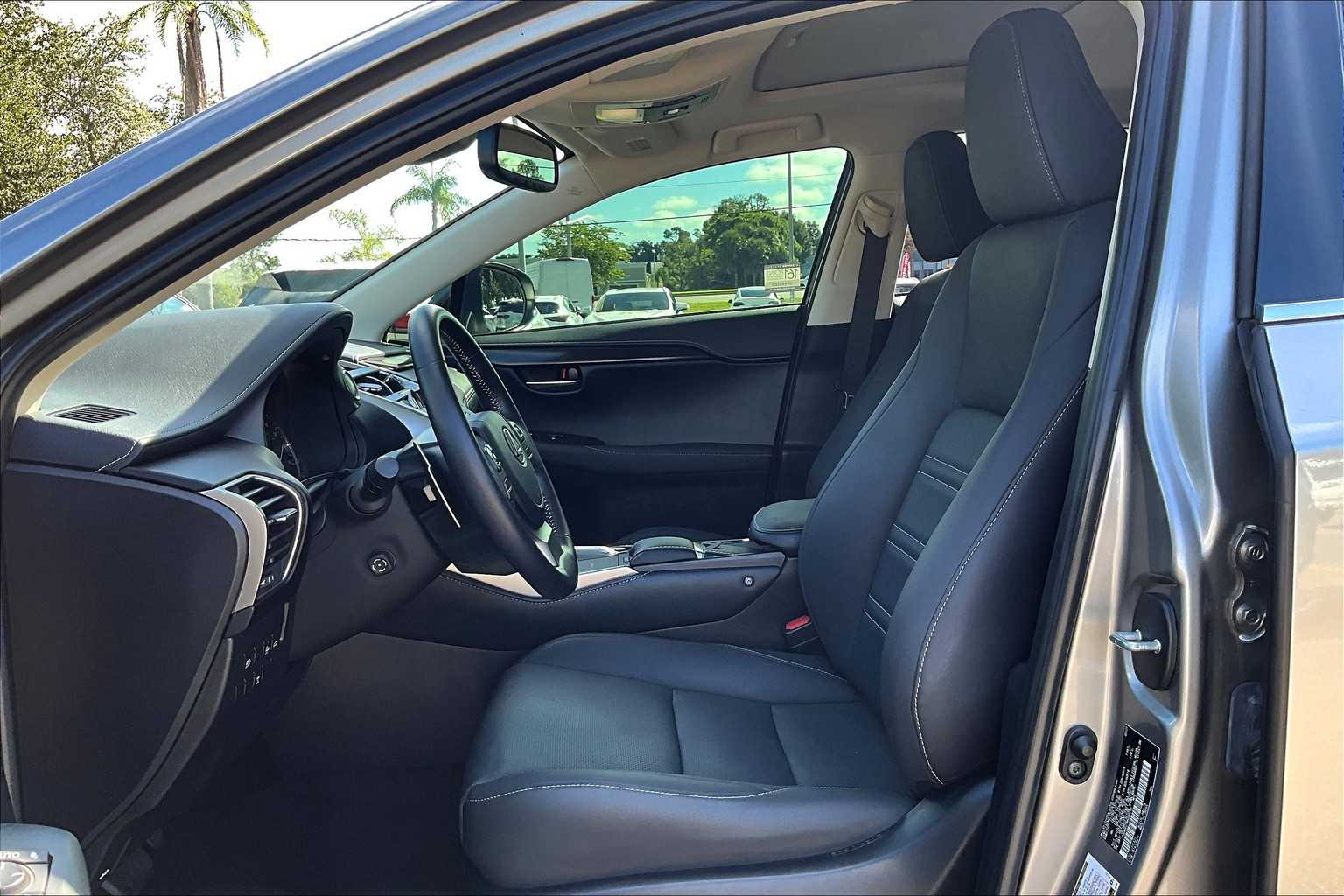 2021 Lexus NX 300 photo 7