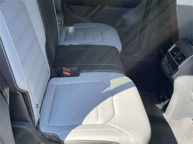 2026 Volkswagen Atlas Cross Sport SEL R-Line photo 14