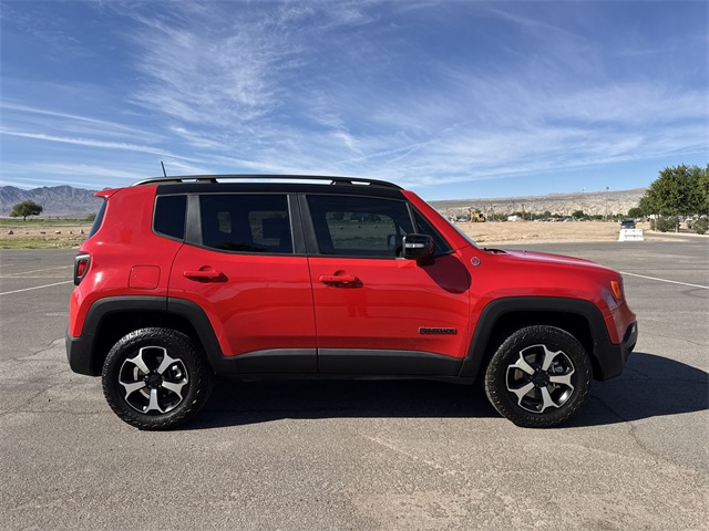 2022 Jeep Renegade Trailhawk photo 3