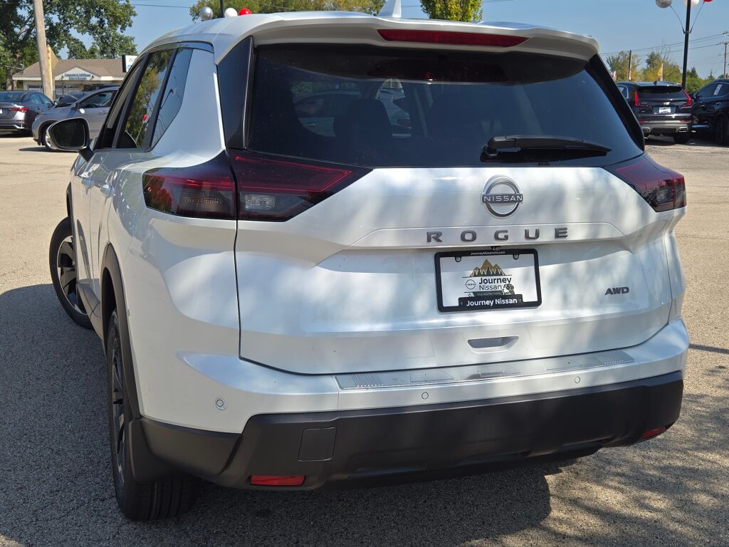 2026 Nissan Rogue SV photo 10