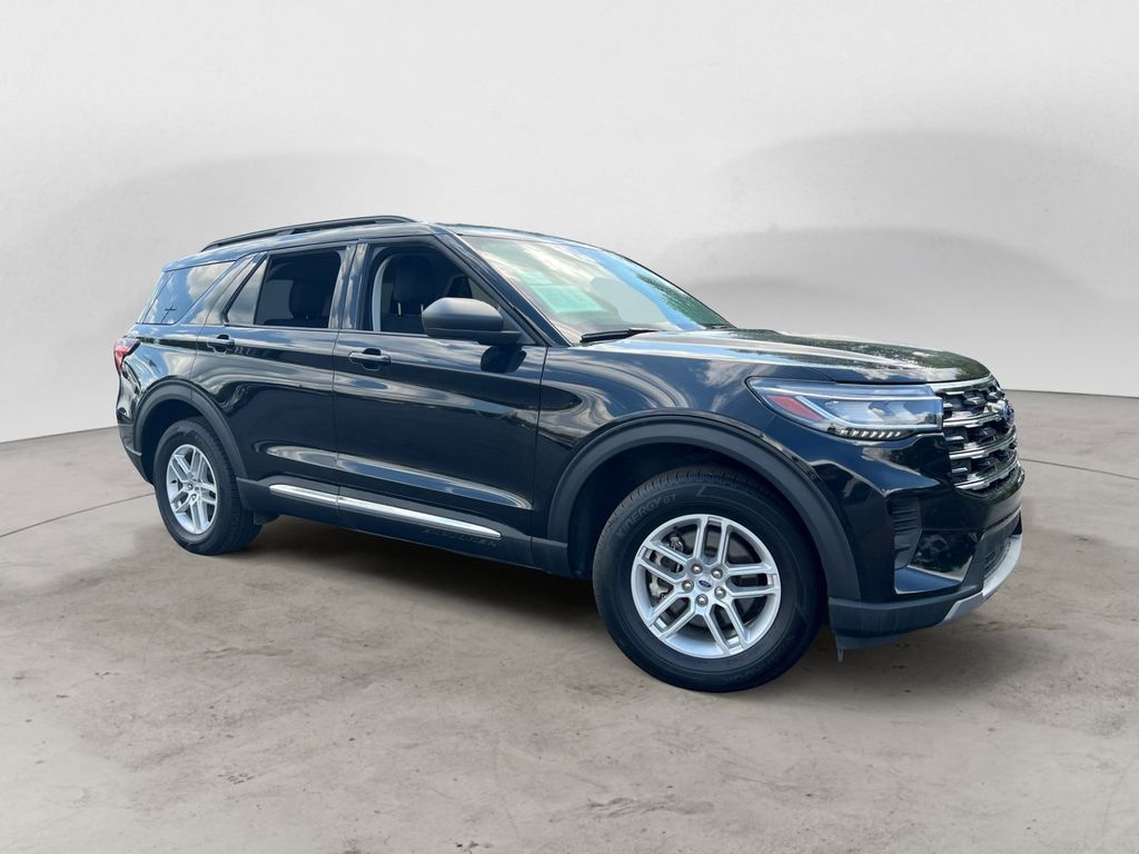2025 Ford Explorer Active's photo