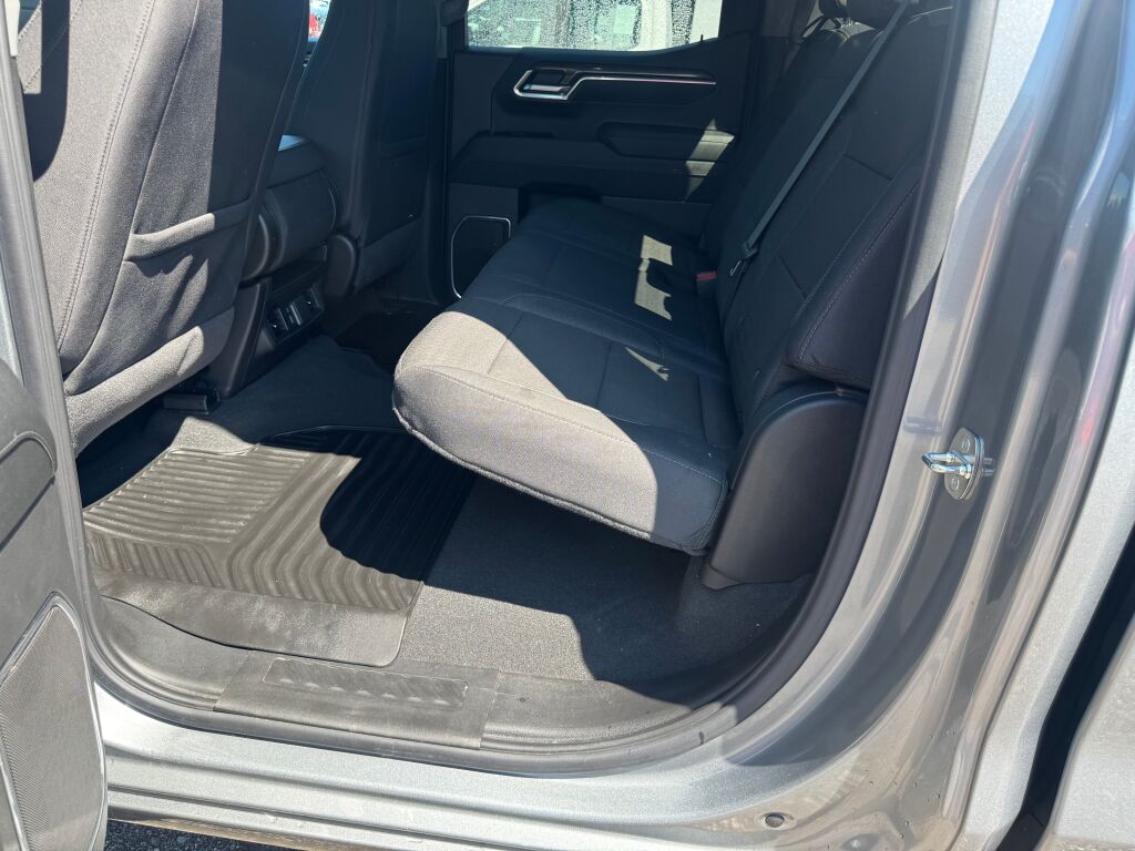 2024 Chevrolet Silverado 1500 LT photo 15