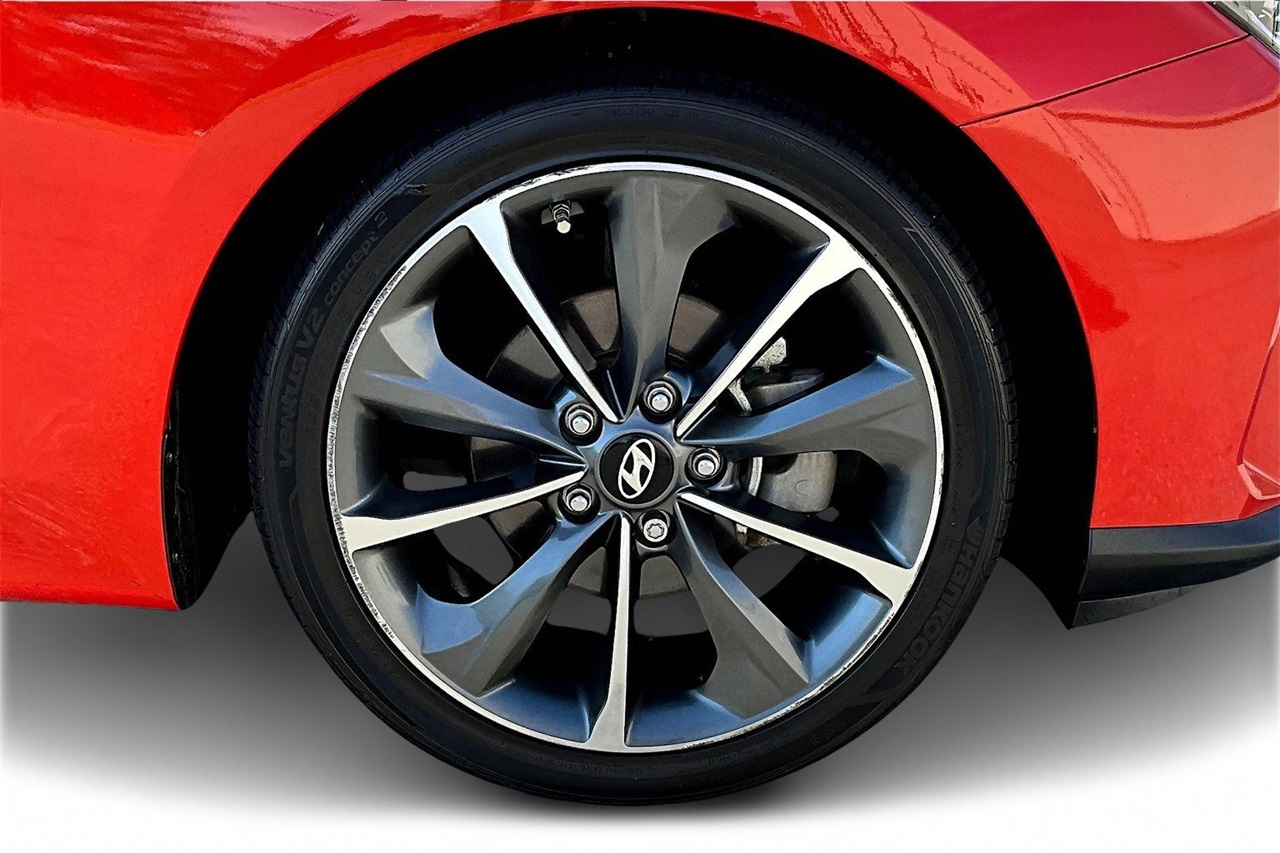2019 Hyundai Veloster 2.0L Premium photo 28