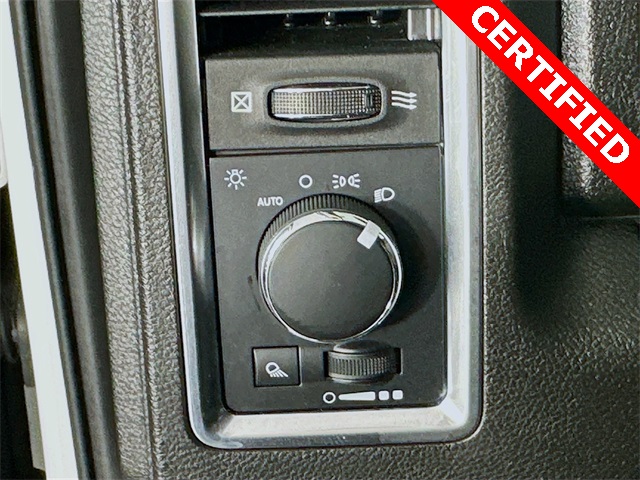 2022 Ram 1500 Classic SLT photo 9
