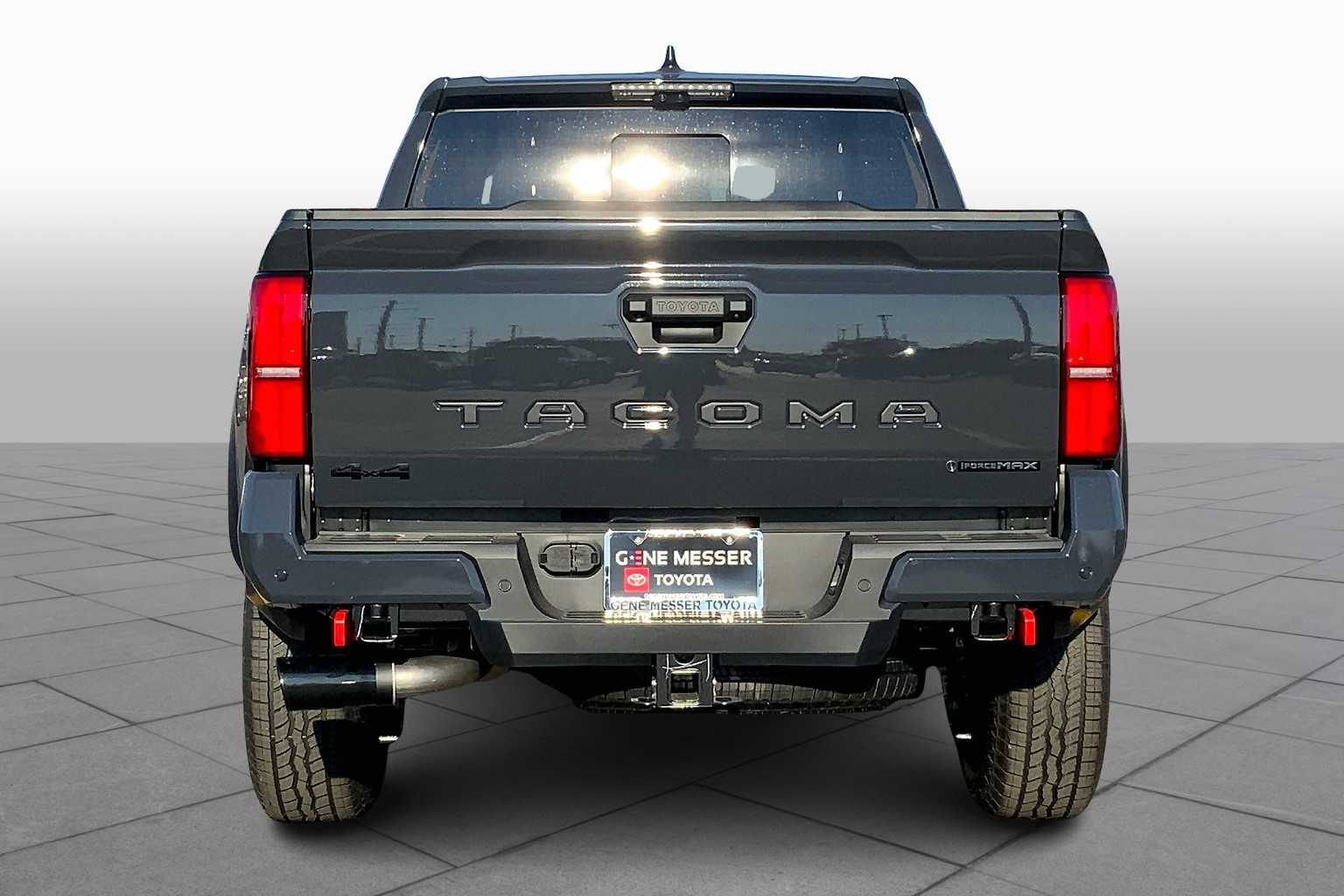 2025 Toyota Tacoma TRD Off-Road photo 4