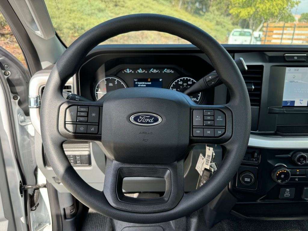 2024 Ford F-550 photo 18