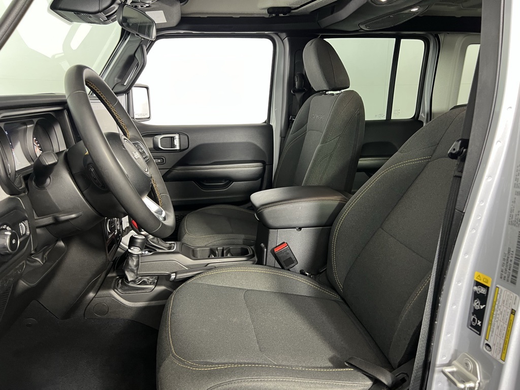 2024 Jeep Wrangler Sahara photo 19