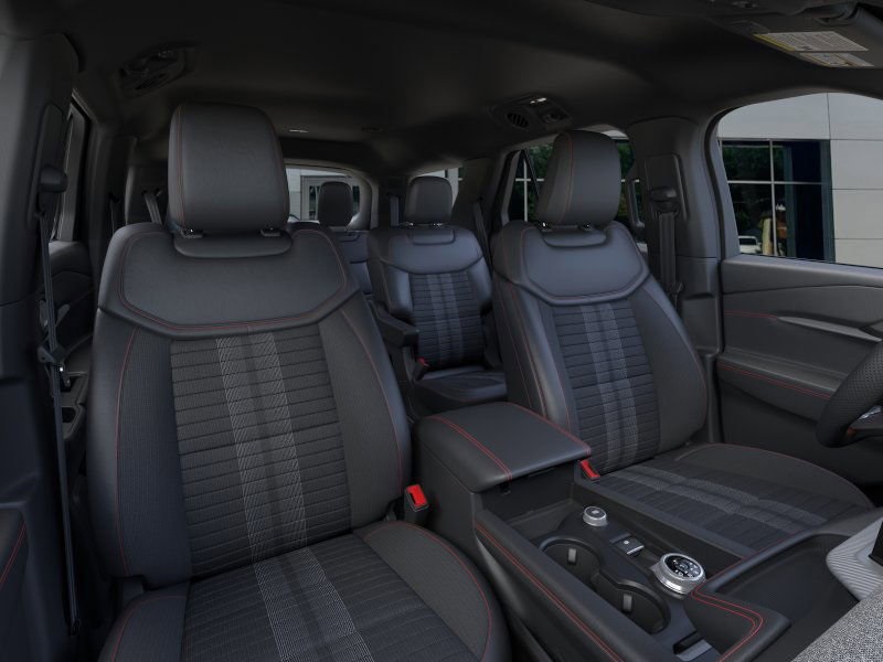 2025 Ford Explorer ST-Line photo 9