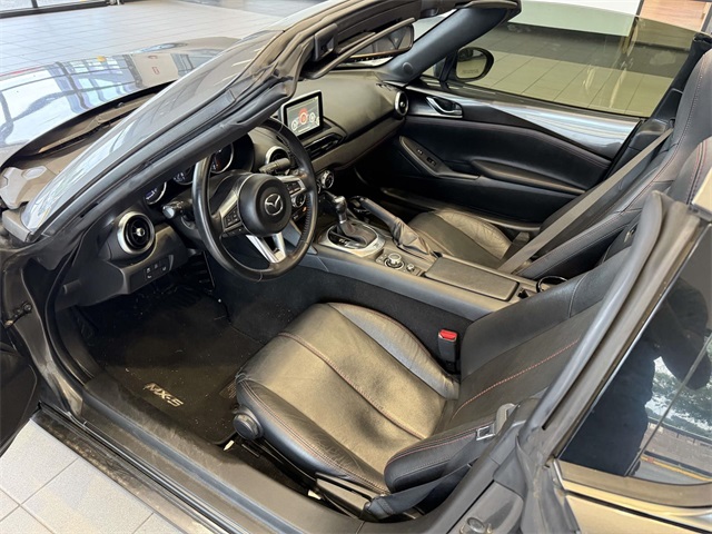 2017 Mazda MX-5 Miata RF Miata Grand Touring photo 2