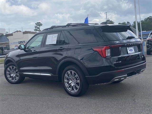 2025 Ford Explorer photo 5