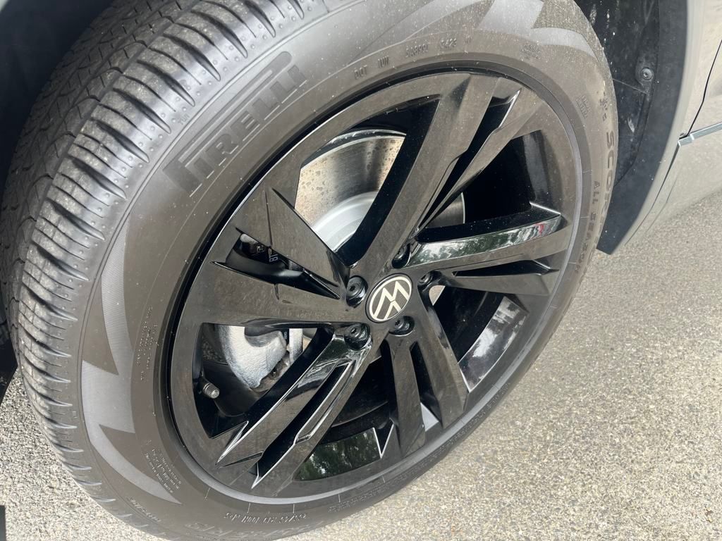 2024 Volkswagen Tiguan SE R-Line Black photo 2