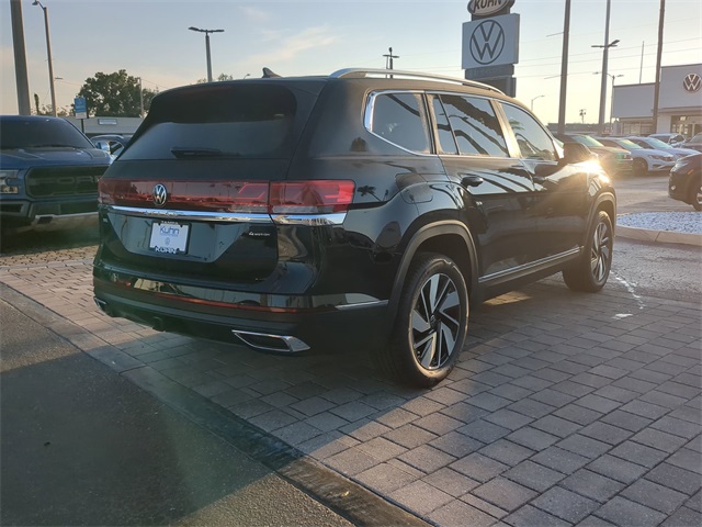 2026 Volkswagen Atlas SEL photo 4