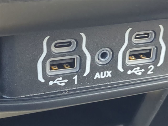 2025 Chrysler Voyager LX photo 23