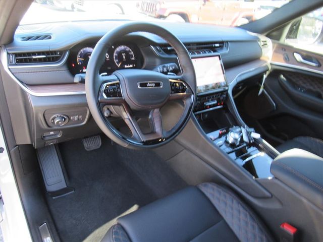 2025 Jeep Grand Cherokee Summit photo 15